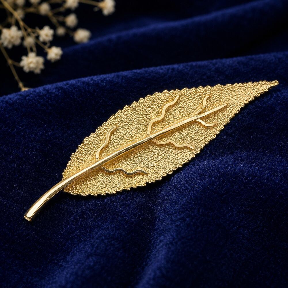 Vintage 1960s BSK Gold Tone Textured Leaf Brooch Pin Nature Statement